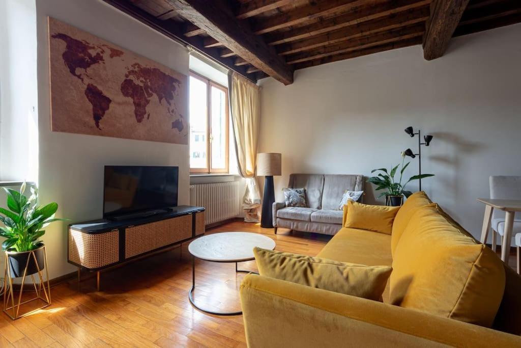 Apartamento Ciompi Square-hosted By Sweetstay *
